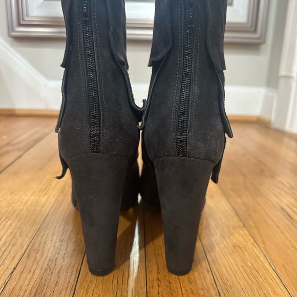 Stuart Weitzman ruffle boot. - Picture 2 of 5